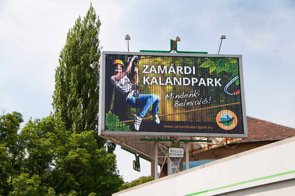 Prizmatáblák készítése: www.budasign.hu